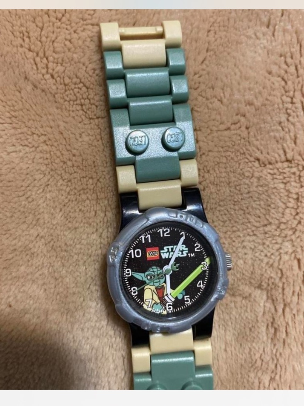Star Wars Yoda Kids Watch in Green & Cream Plastic Link Band
